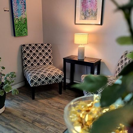 Fireweed Motel スミザーズ エクステリア 写真