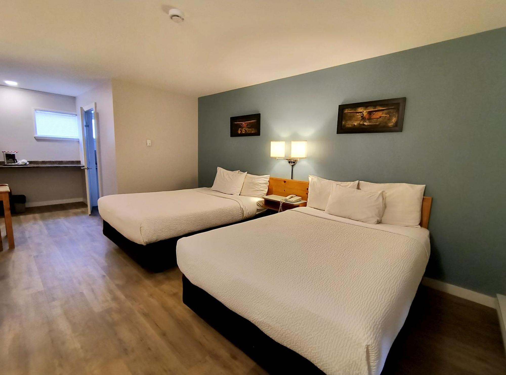 Fireweed Motel スミザーズ エクステリア 写真