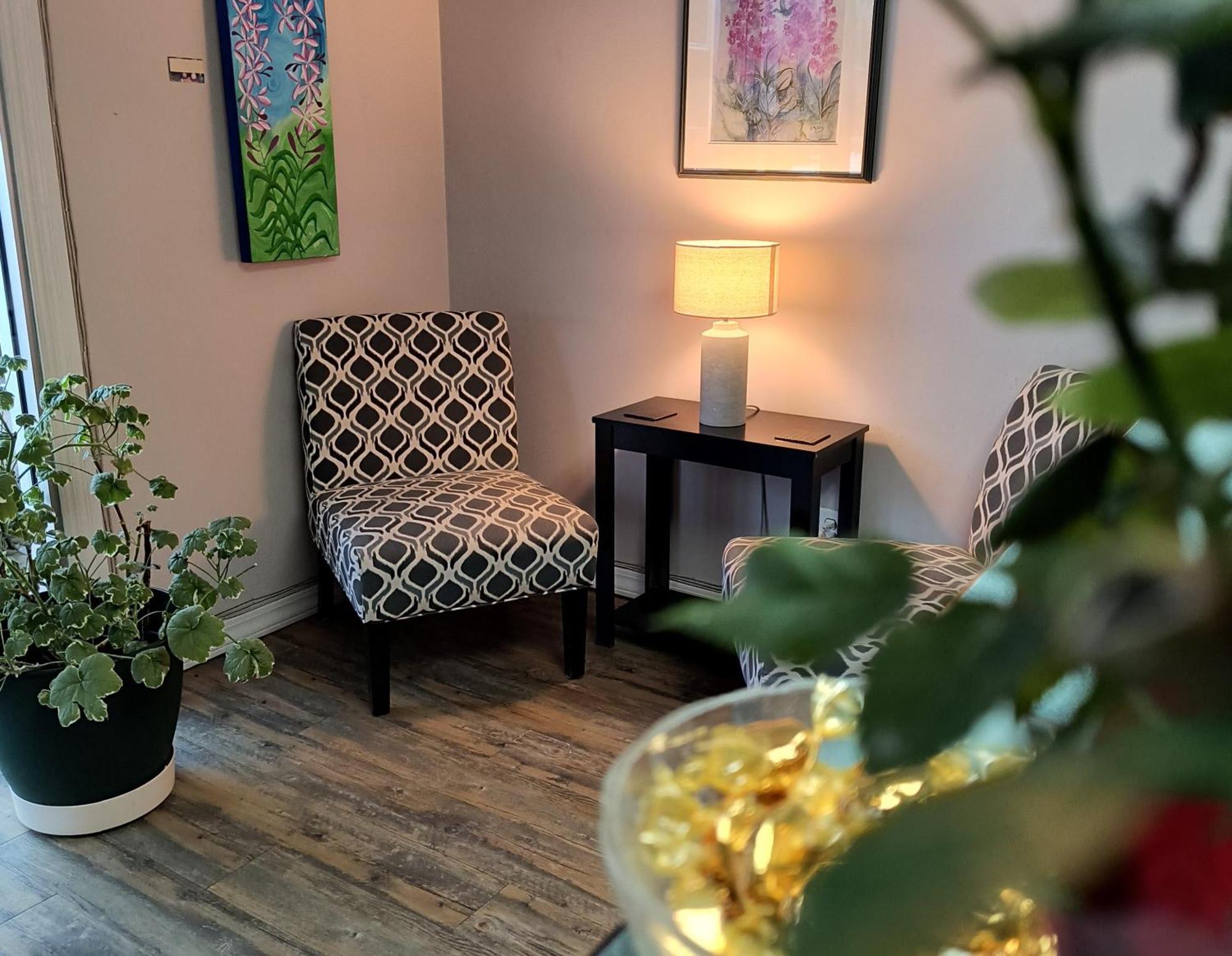 Fireweed Motel スミザーズ エクステリア 写真
